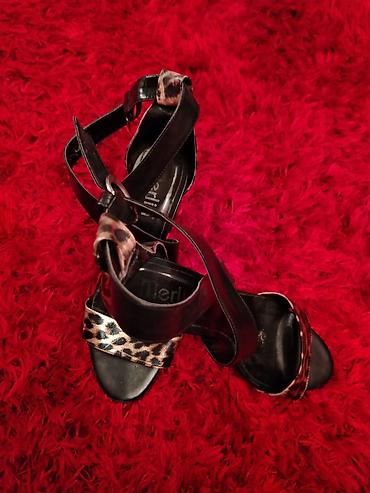 qizil sepler ve qiymetleri: Qadın sandaleti – leopard naxışlı - Model: açıq burunlu, iki zolaqlı — 3
