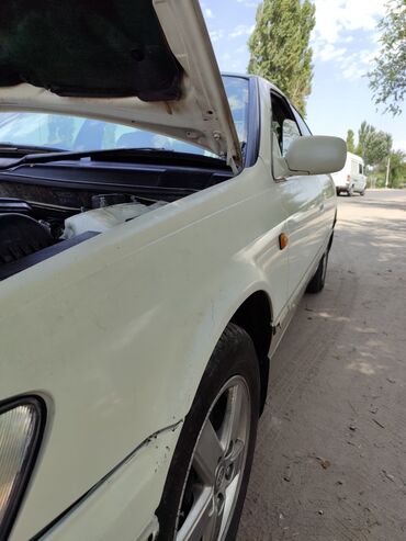 срочно продать машину: Toyota Camry: 2000 г., 2 л, Автоматические, Бензин, Седан