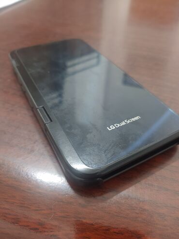 Чехлы: Куплю активный чехол на LG V50.,Цена договорная
