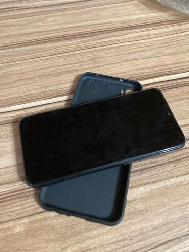 экран разбит: Redmi, Redmi Note 8, Б/у, цвет - Черный