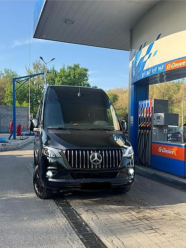 Пассажирский бус на заказ: Mercedes-Benz Sprinter — Ваш идеальный выбор для деловых встреч и — 2