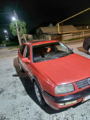 акжолтой: Volkswagen Vento: 1993 г., 1.8 л, Механика, Бензин, Седан lalafo.kg да акжолтой: Volkswagen Vento: 1993 г., 1.8 л, Механика, Бензин, Седан