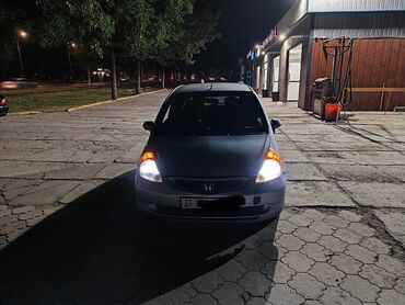 срочно продать машину: Honda Fit: 2003 г., 1.3 л, Вариатор, Бензин, Седан