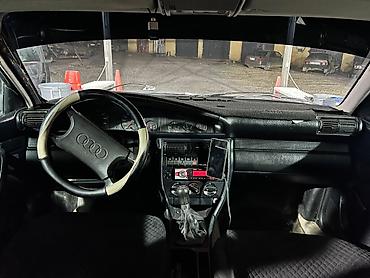 c class w204: Audi 100: 1990 г., 2 л, Механика, Бензин, Седан — 7