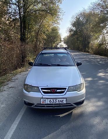 джипы 200000 сом: Автомобиль седан, серебристый цвет. Основные особенности: - Кузов — 2