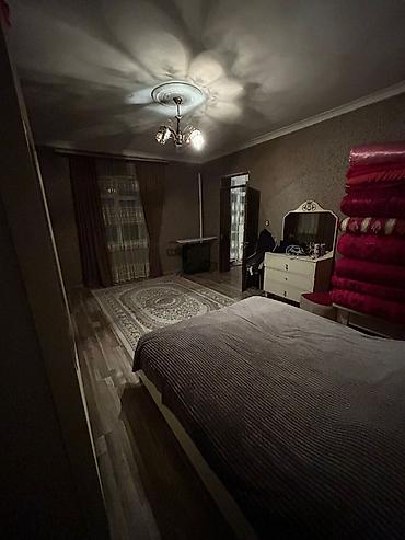 reception masa: Cermetde ev satilir orta temirli 5 otaq heyetde hamam tualet evde — 3