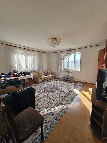 Продажа коттеджей и домов: Нижняя Ала-Арча районунда өзүнүн көлмөсү бар үй сатылат. Жер — 4