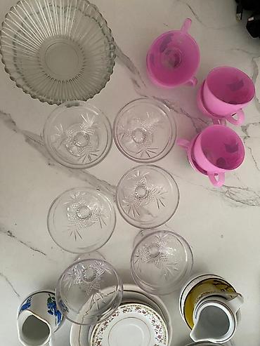 Наборы посуды: Набор посуды из стекла и фарфора. Советский пылесос, тазик, два ведра — 4