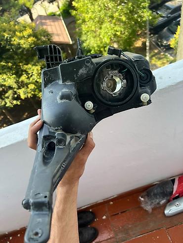 sernisin qazeli: Chevrolet cruz ucun sag fara sernisin teref ustden cixma u fara — 2