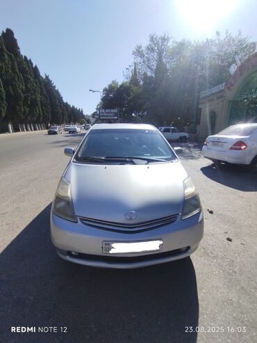 Toyota: Toyota Prius – hibrid hetçbek Xüsusiyyətlər: - Korpus: 5 qapılı — 11