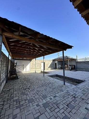 Үйлөрдү сатуу: 5 бөлмө, 180 м², 6 соток, Ала-Тоо, Менчик ээси — 10