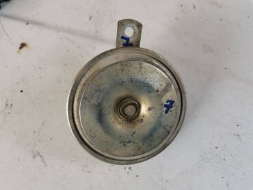 Auto delovi: Sirena Lada 21214i Niva. Polovno, ocuvano. Skinuto sa rastavljenog — 1