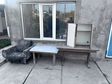 диваны бу ош: Набор мебели для дачи/мастерской:бесплатно(отдам даром) Самовывоз - at lalafo.kg диваны бу ош: Набор мебели для дачи/мастерской:бесплатно(отдам даром) Самовывоз -