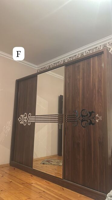 demir qapi seyf: Qarderob, paltar dolabı