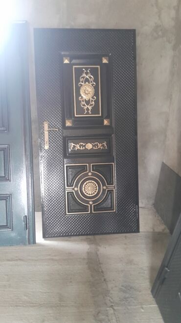 Giriş qapıları: Mənzil üçün Yeni Giriş qapısı Üzlük ilə, Zəmanətli, Ödənişli quraşdırma, Rayonlara çatdırılma — 8