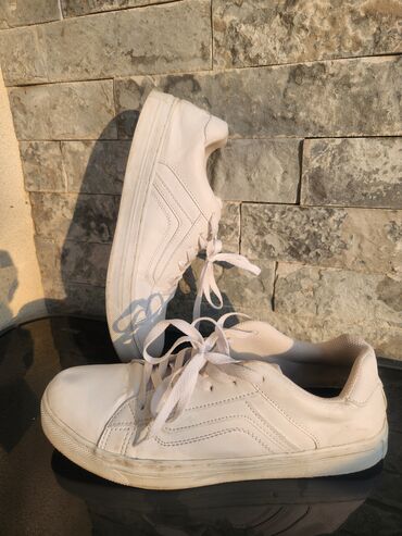 Patike: Patike, veličina - 44 na lalafo.rs — 1 Patike: Patike, veličina - 44 — 1