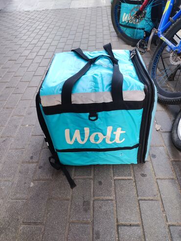 Сумки и чехлы: Wolt çantası satılır biraz cızığı var yaxşı vəziyyətdədir