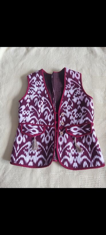 Утепленные жилеты: Жилетки — 8