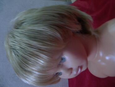 Perike i klipse: Kratka šatirana perika Perika je korištena. Nema etiketu o sastavu — 8