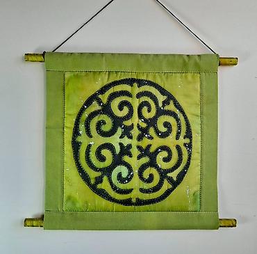 Панно: Национальные стеганные панно. Материал - натуральный шелк. Размеры 35 — 2