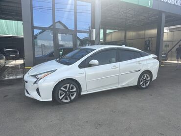 купить авто в бишкеке дешево: Toyota Prius: 2016 г., 1.8 л, Вариатор, Бензин, Седан