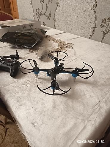 Oyuncaq helikopterlər: RC kvadrokopter dron dəsti Xüsusiyyətlər: - 4 pərlə sabit uçuş üçün — 1