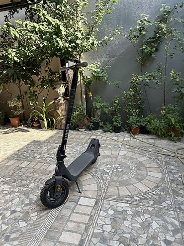 suru: İşlənmiş Elektrik samokat 10", 351 - 500 Vt, 16 - 25 km/s, Ünvandan götürmə — 2