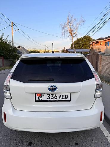 обмен на легковушку: Toyota Prius V: 2013 г., 1.8 л, Вариатор, Гибрид, Универсал — 3