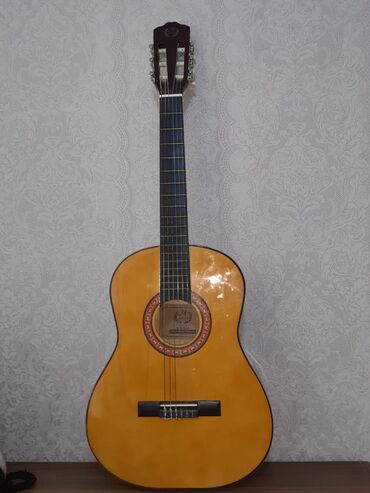 gitara satilir: Акустическая гитара