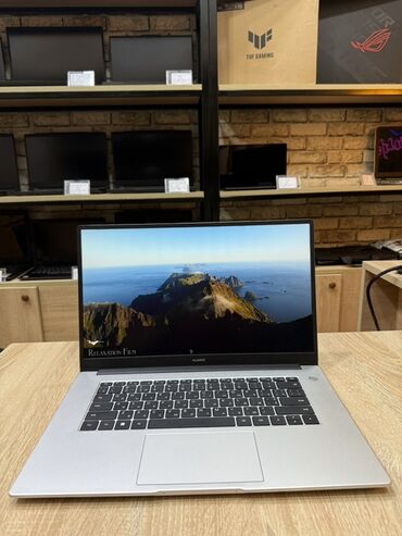 Planşetlər: Intel Core i5, 8 GB, 15.6 "