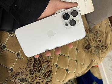 Apple iPhone: IPhone 14 Pro Max, Б/у, 256 ГБ, Серебристый, Зарядное устройство, Защитное стекло, Чехол, 83 % — 2