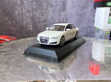 Avtomobil modelləri: Коллекционная модель AUDI A8 D4 white 2010 Kyosho Scale 1:43 Art. — 13