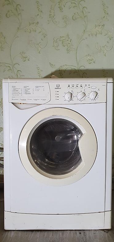 2 t: Стиральная машина Indesit WIL82X - Фронтальная загрузка - Барабан из — 2
