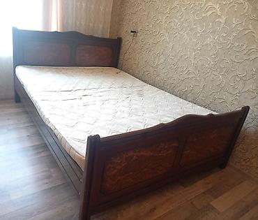 матрас детский: Taxta karkaslı, qəhvəyi rəngli iki nəfərlik çarpayı. Başlıq və ayaq — 4