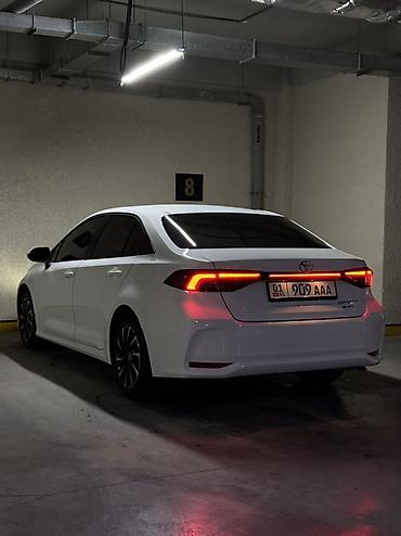 byd e1: Toyota Corolla: 2026 г., 1.8 л, Автомат, Бензин, Седан — 8