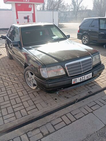 универсальный авто: Mercedes-Benz 220: 1994 г., 2.5 л, Механика, Дизель, Седан