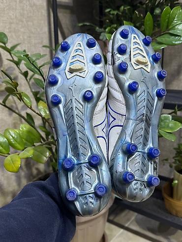 бутсу: Футбольные бутсы Mizuno (линейка с фирменным логотипом на боковой — 4
