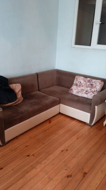Qonaq otağı dəstləri: Künc divan