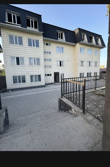 тоголок молдо фрунзе: 1 комната, 39 м², Индивидуалка, 3 этаж, Евроремонт