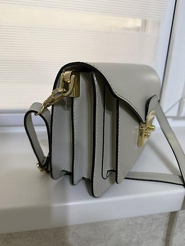 Сумки: 👜 Стильная женская сумка — 3000 сом Продаю красивую сумку — 3