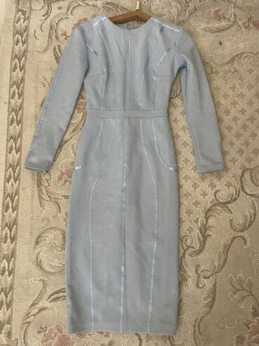 Повседневные платья: Распродажа Брендовых Женские Платья приталенные платья-миди, размер — 1