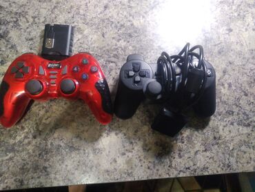 плейстейшн 2: В комплекте игровая приставка Sony PlayStation 2, два контроллера