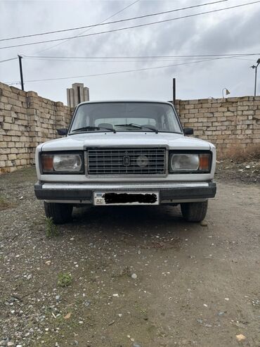 VAZ (LADA): LADA klassik model (sedan) – ağ rəngli, ön hissədə yerləşən benzin — 11