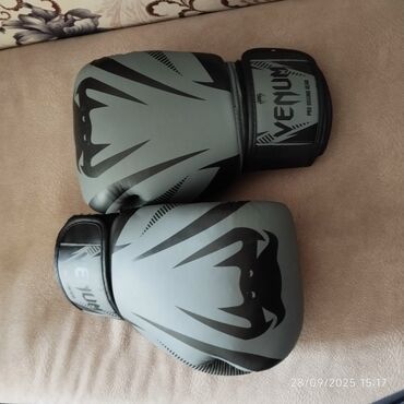 Əlcəklər: Venum boks əlcəkləri – 12 OZ təzə kimidi az işlənib cırığı zadı yoxdu — 13