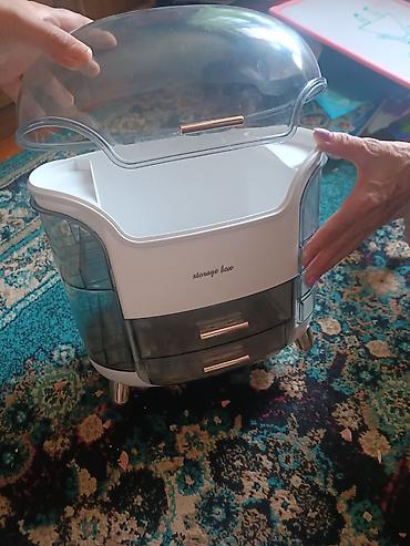 ayaqlar: Kosmetika və aksesuar üçün çoxfunksiyalı organizer - Üst hissədə — 1