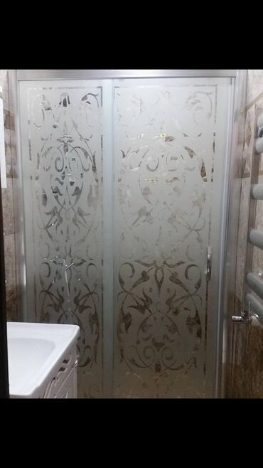 Duş kabinaları, arakəsmələr: Yeni Arakəsmə, Künc üçün, Pulsuz çatdırılma — 11