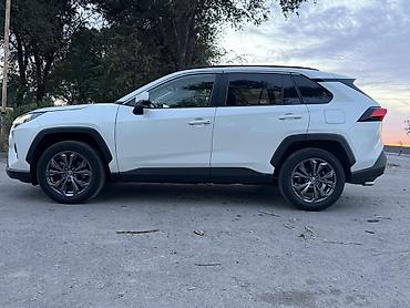 кызыл кия кыз: Toyota RAV4: 2022 г., 2.5 л, Гибрид, Кроссовер — 3