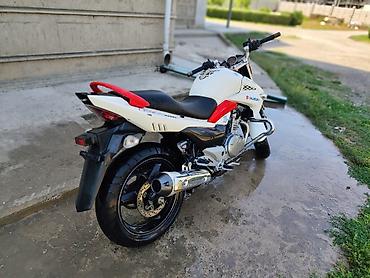 мото 300: Мотоцикл Suzuki GSR 250 (Inazuma) в стиле naked. Мотоцикл в хорошем — 4