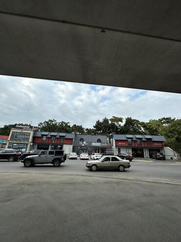 plaza ofis icare: Obyekt cox əlverişlidir. BÜTÜN AVADANLIQLARI var. Fast food üçün
