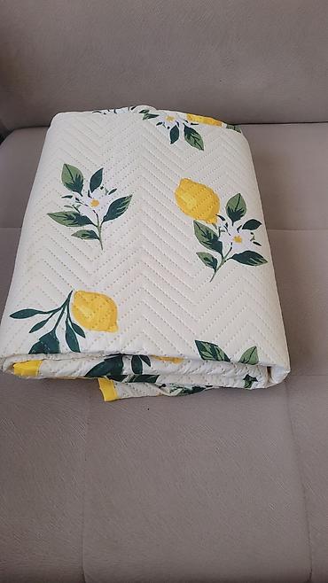 pepa prase porodica: Novi prekrivaci za krevet,prelep dezen limuna.Dimenzije 180x200 — 2